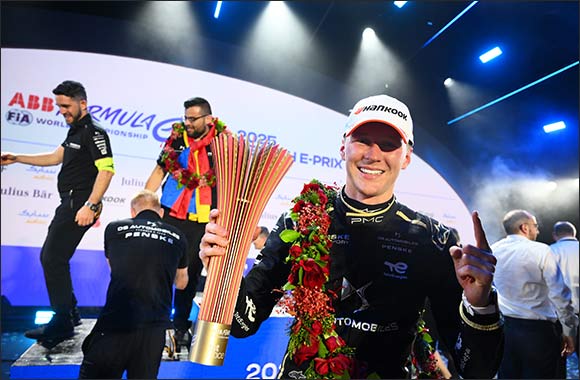 Last-corner move seals victory for guenther in first-ever jeddah e-prix